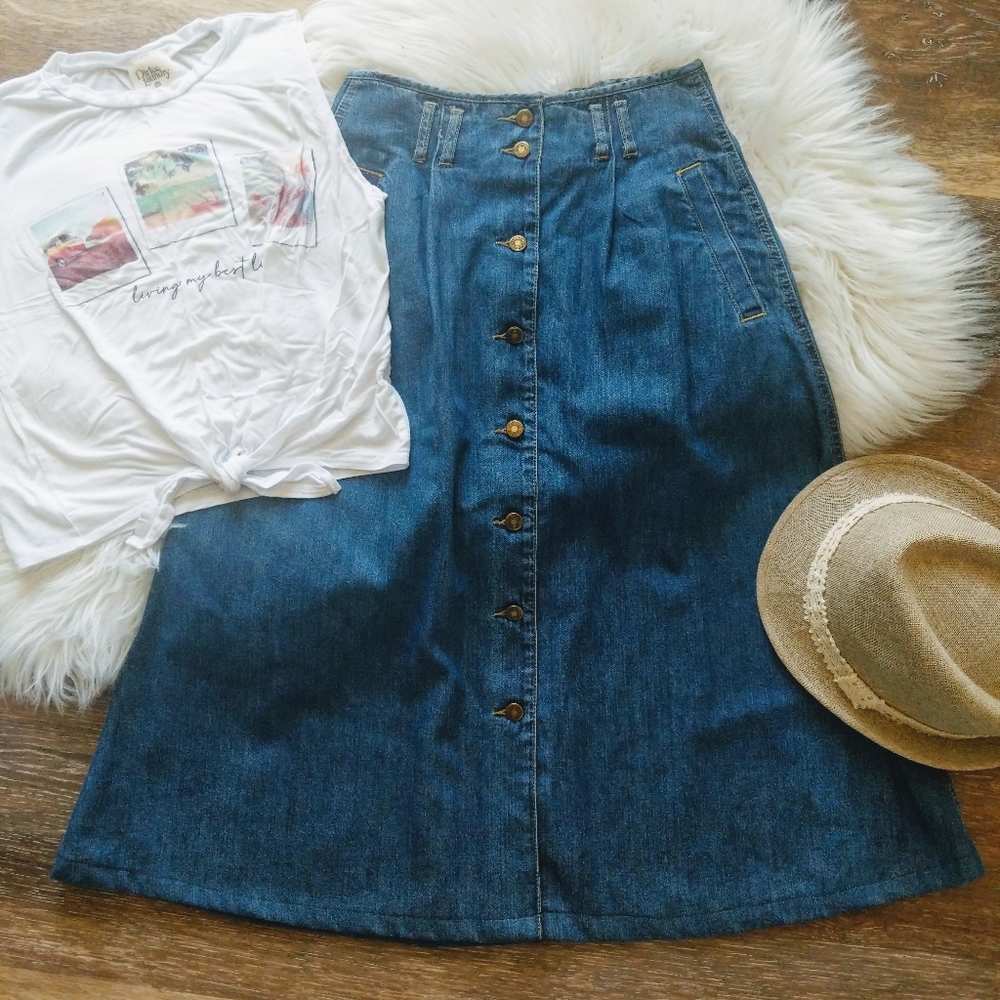 Vintage | high-waisted denim buttonfront skirt